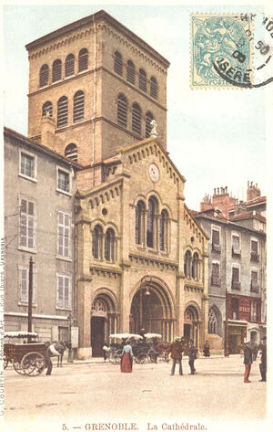 Groupe épiscopal : cathédrale Notre-Dame et église Saint-Hugues