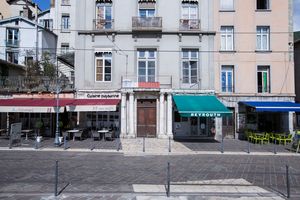 Immeuble, dit maison aux colonnes