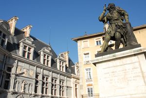 Envoi à la refonte des sculptures de bronze